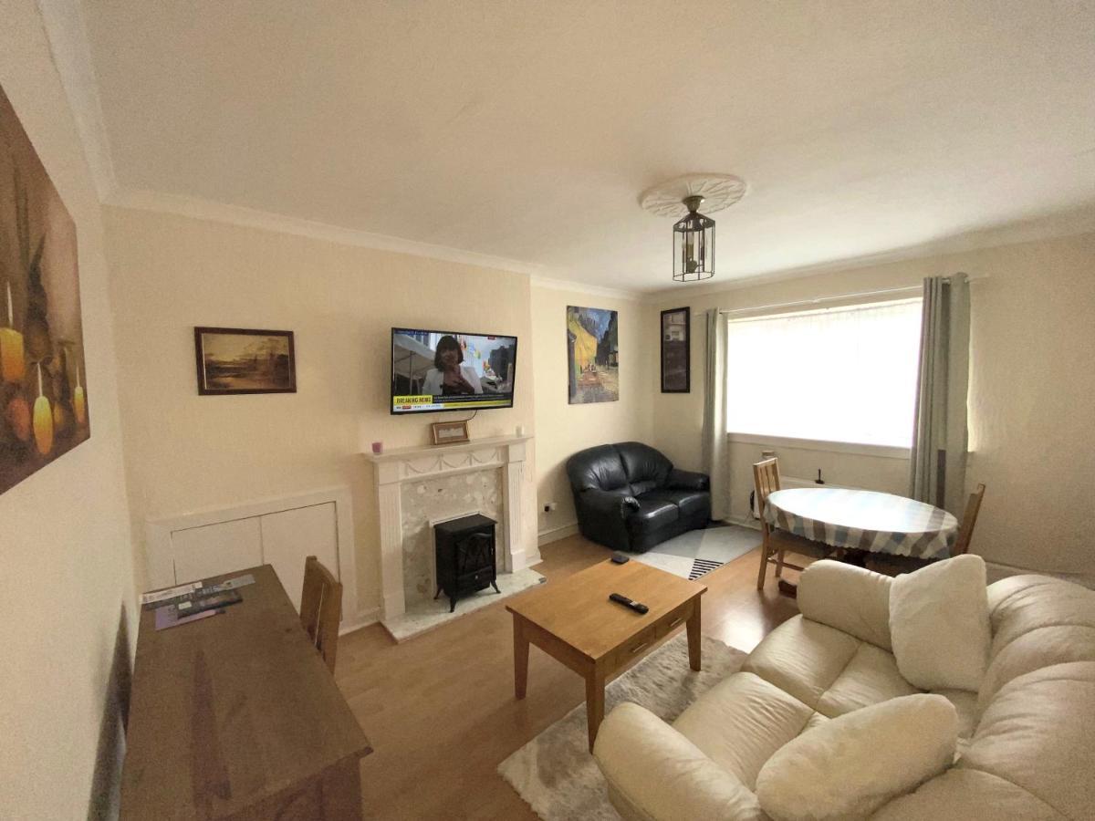 Private Lounge And Double Room Kilwinning Экстерьер фото