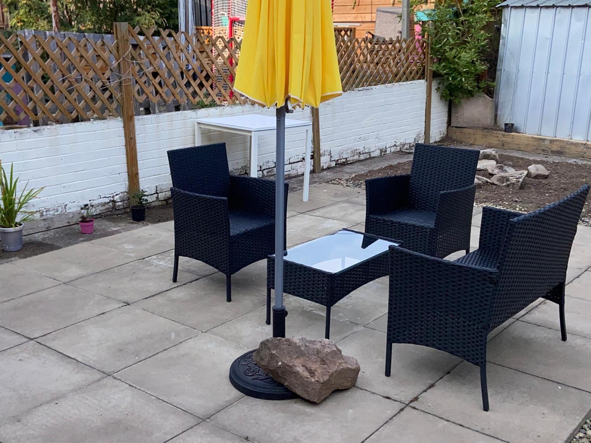 Private Lounge And Double Room Kilwinning Экстерьер фото